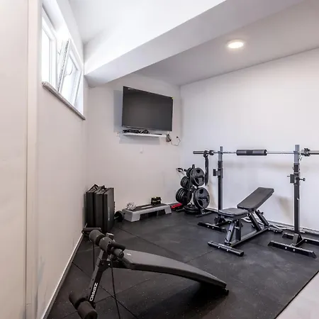 Luxurious In With Sauna 펜션 *