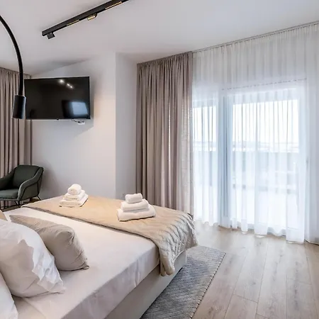 Luxurious In With Sauna *