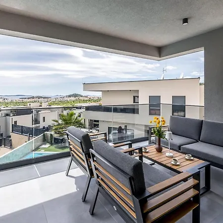 Luxurious In With Sauna 보디체