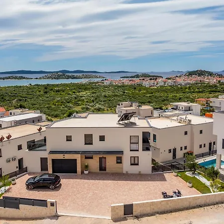 Luxurious In With Sauna Сasa de vacaciones Vodice