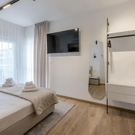 Luxurious In With Sauna 보디체