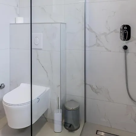 펜션 Luxurious In With Sauna 보디체