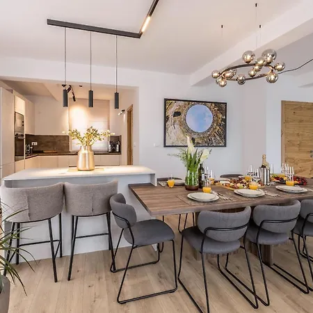 Luxurious In With Sauna *