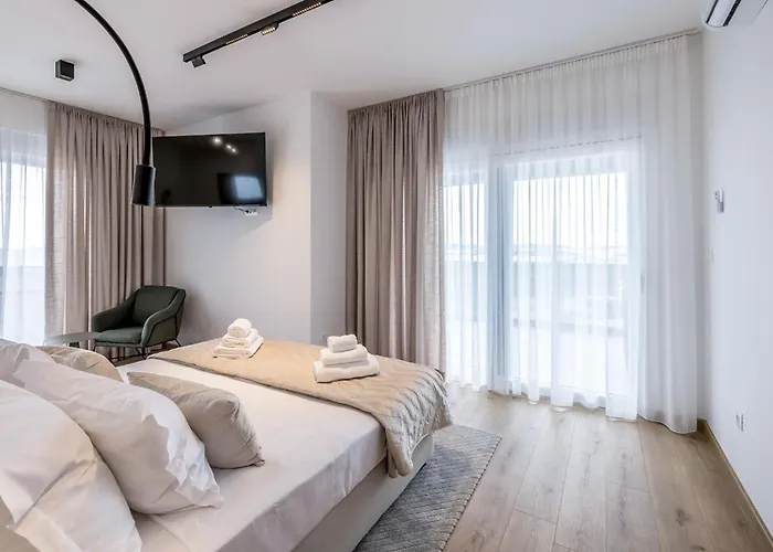 Luxurious In With Sauna *